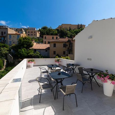 Numisia Guest House Террачина Экстерьер фото