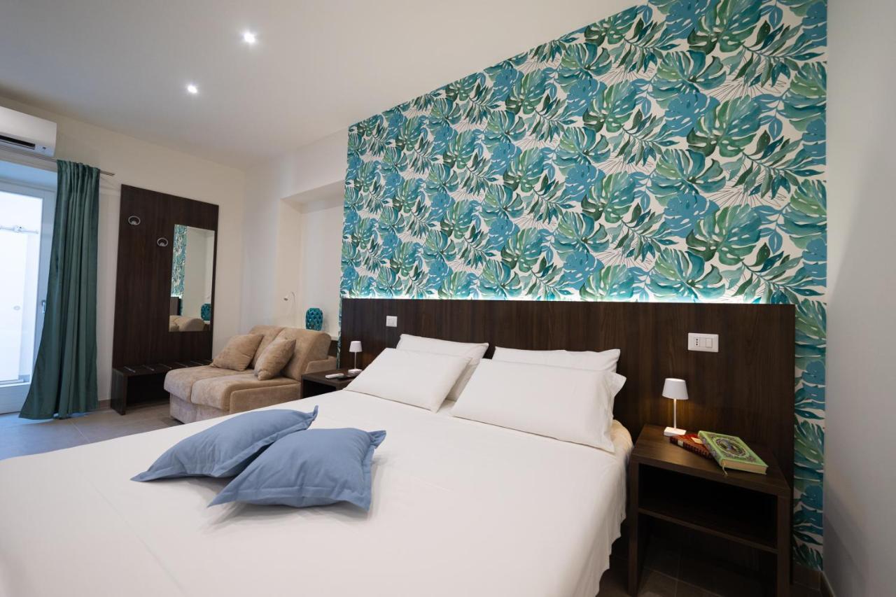 Numisia Guest House Террачина Экстерьер фото