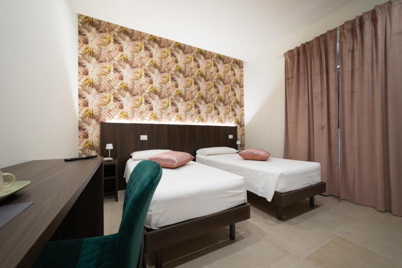 Numisia Guest House Террачина Экстерьер фото