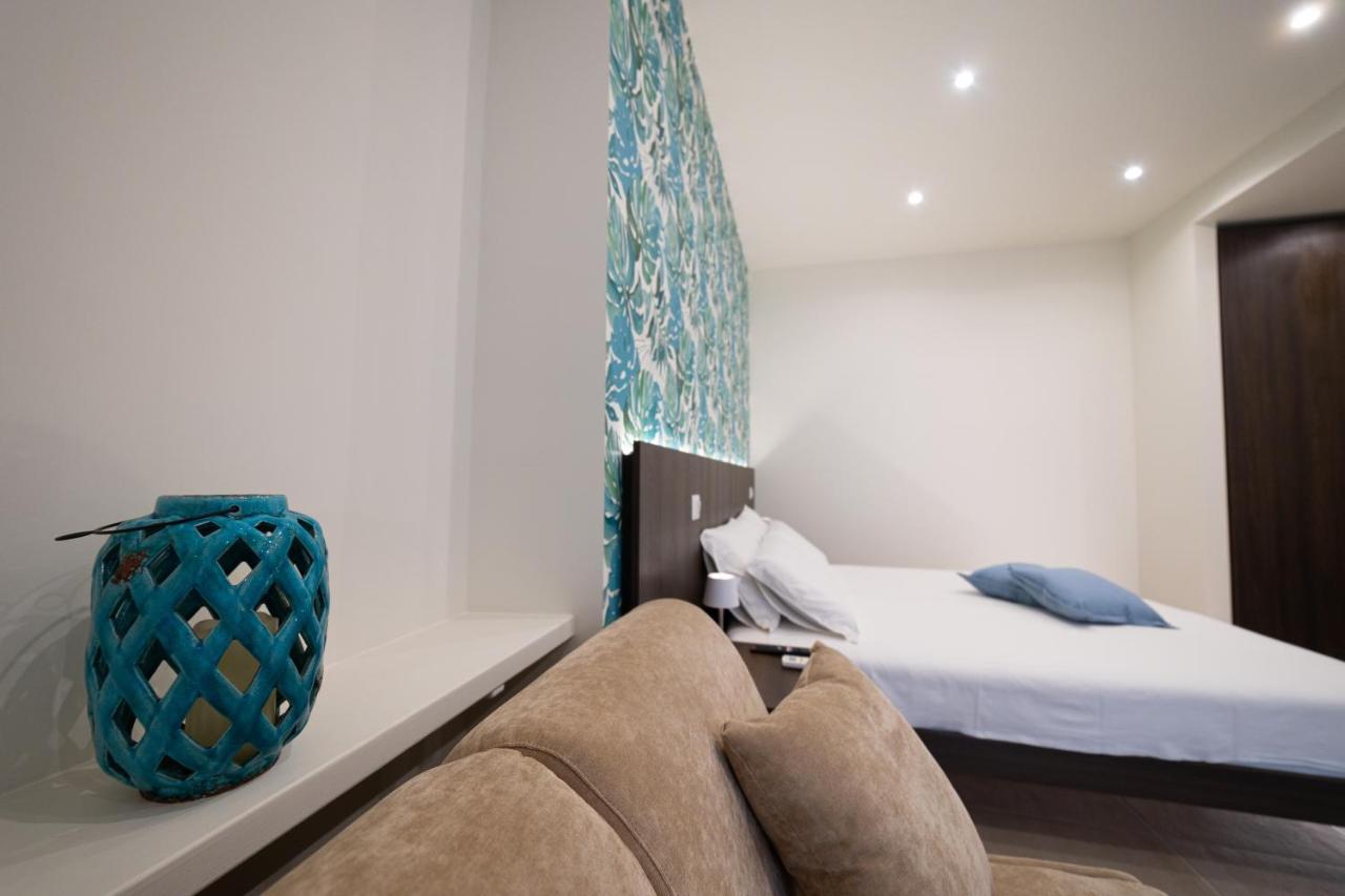Numisia Guest House Террачина Экстерьер фото