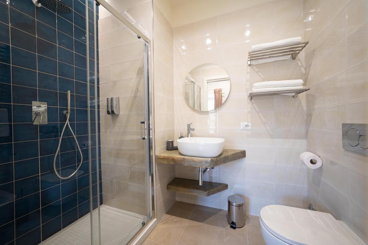 Numisia Guest House Террачина Экстерьер фото