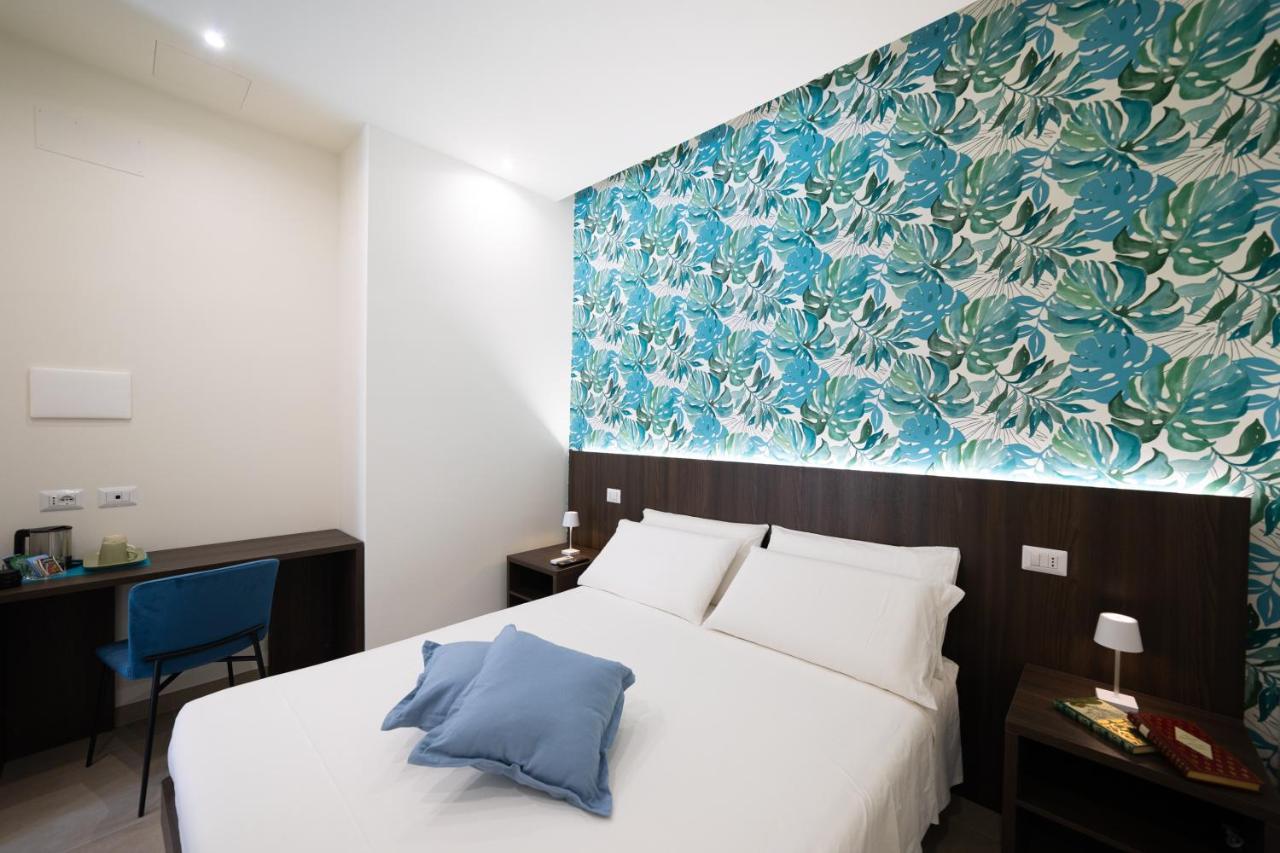 Numisia Guest House Террачина Экстерьер фото