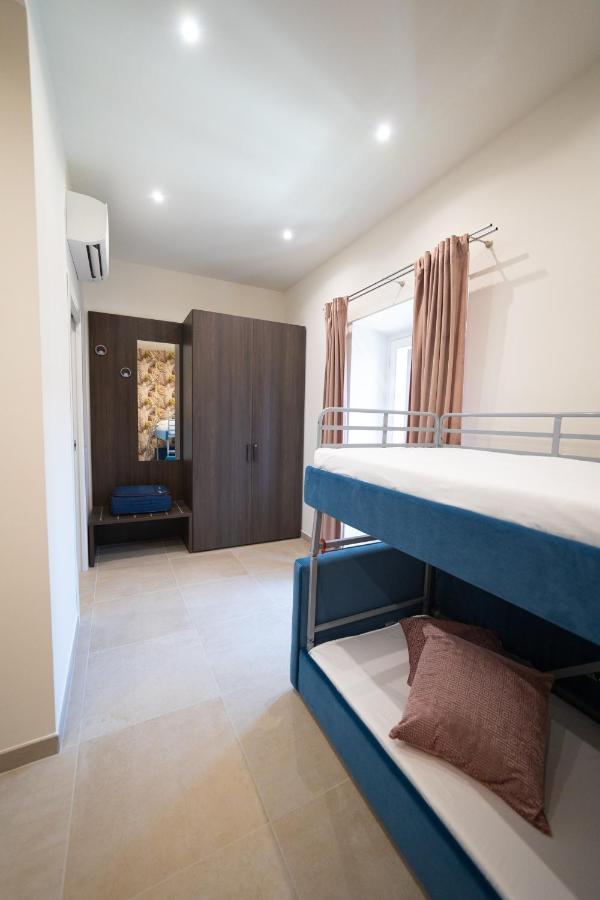 Numisia Guest House Террачина Экстерьер фото