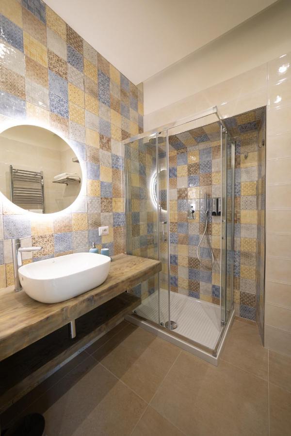 Numisia Guest House Террачина Экстерьер фото